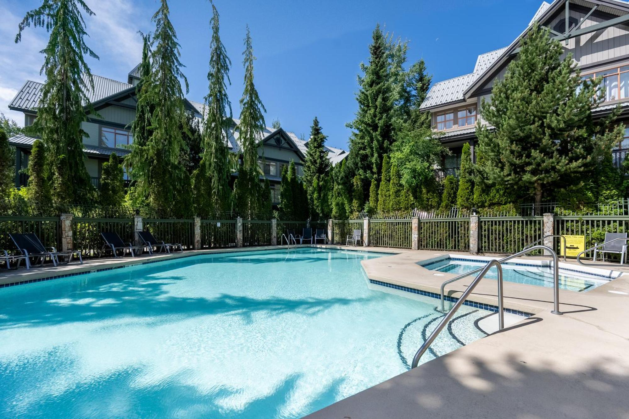 Stoney Creek Northstar By Whistler Premier Apartment Exterior photo
