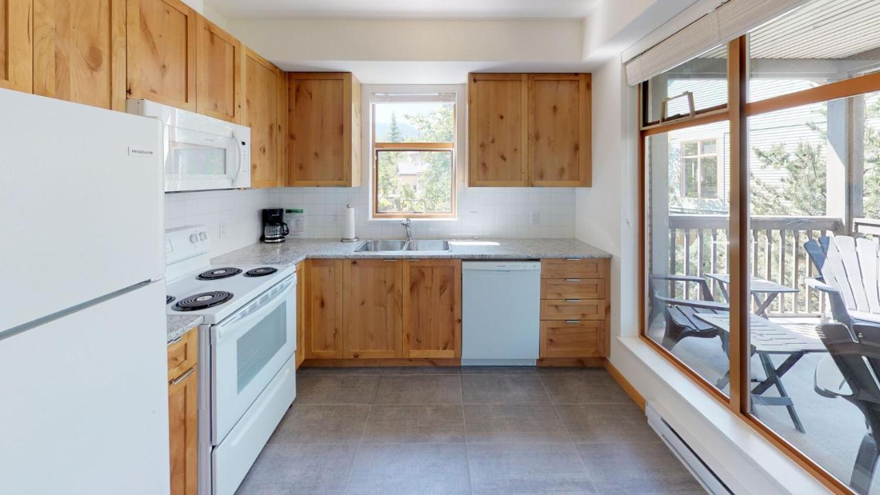 Stoney Creek Northstar By Whistler Premier Apartment Exterior photo