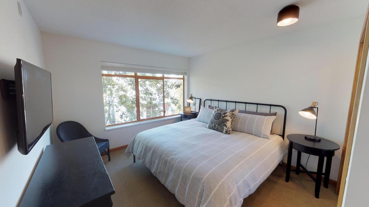 Stoney Creek Northstar By Whistler Premier Apartment Exterior photo