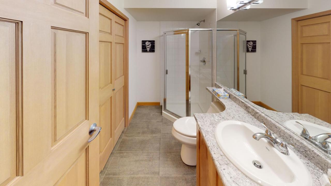 Stoney Creek Northstar By Whistler Premier Apartment Exterior photo